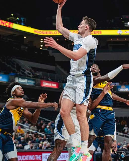 不少游客也 不少游客也