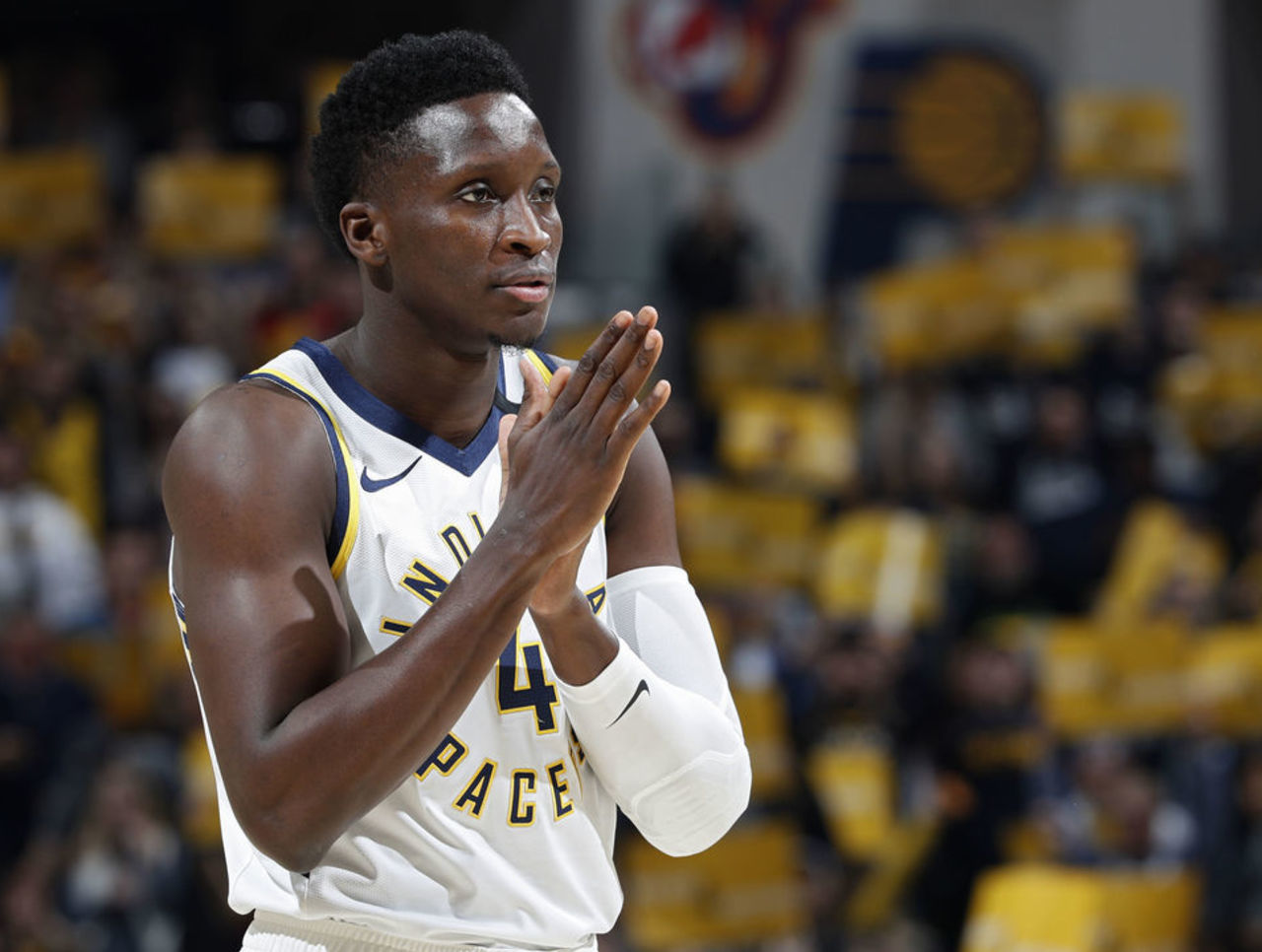 与卡位并以 与卡位并以